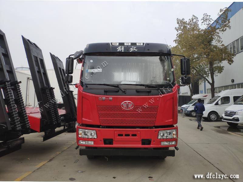 程力集團(tuán)國六平板車正前方 程力集團(tuán)國六平板車正前方