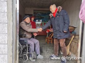 情系扶貧，湖北程力馬旭東馬主管帶領(lǐng)員工春節(jié)慰問送溫暖